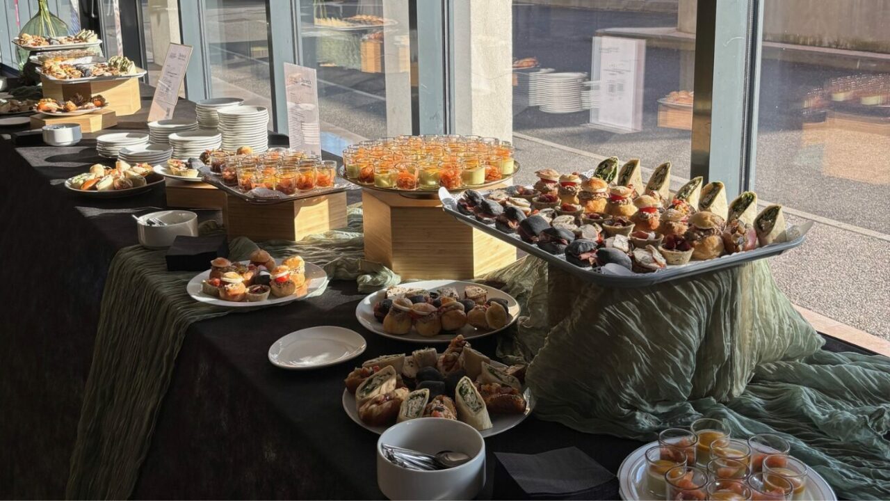 Buffet traiteur à la Fête de l'été